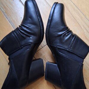 Black cowboy style pistol heel short boots
